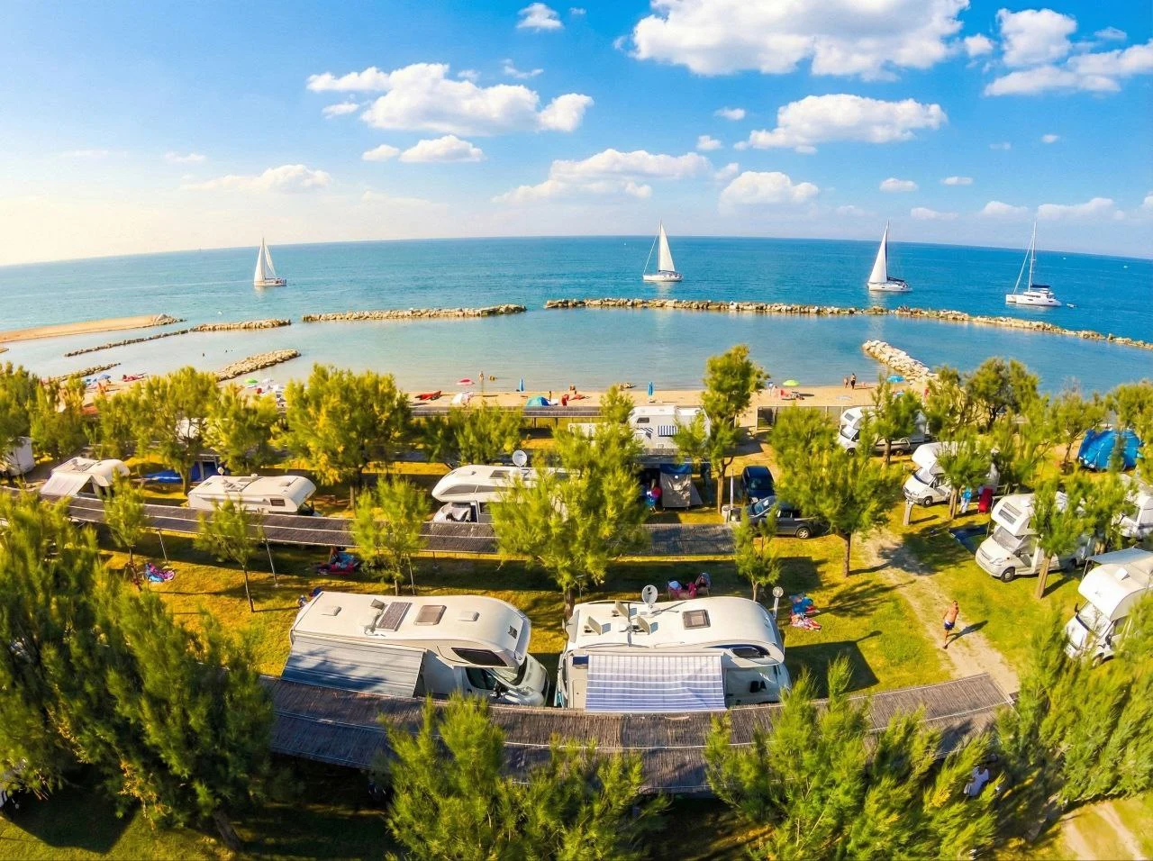 Area Sosta Camper vista mare